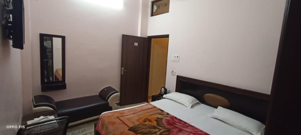 Hotel Blue Star Varanasi Ngoại thất bức ảnh